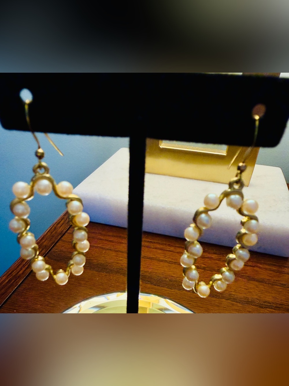 Source Unknown Gold-Tone Pearl Hoop Earrings